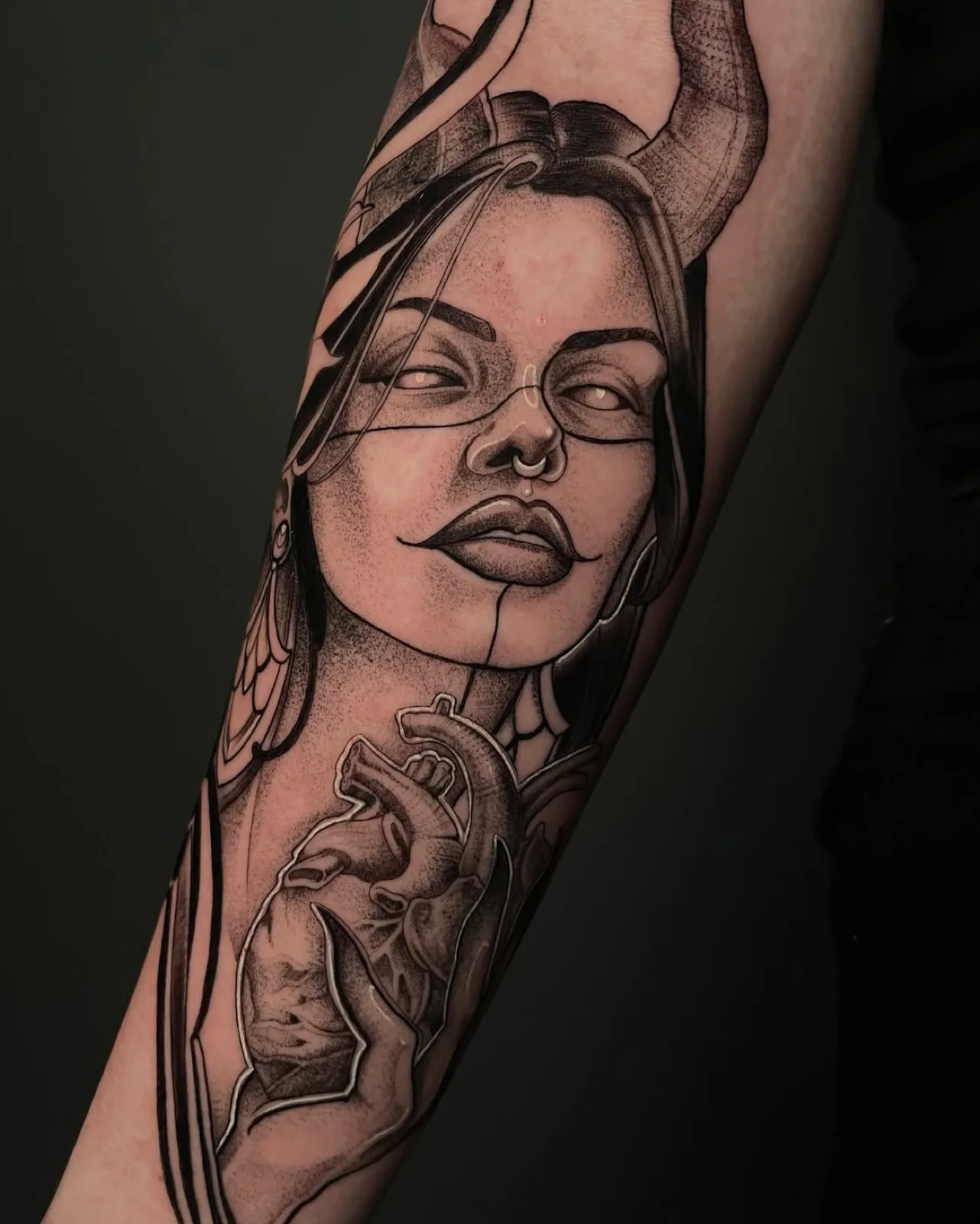 Abstract tattoo bij Tattoo Heaven
