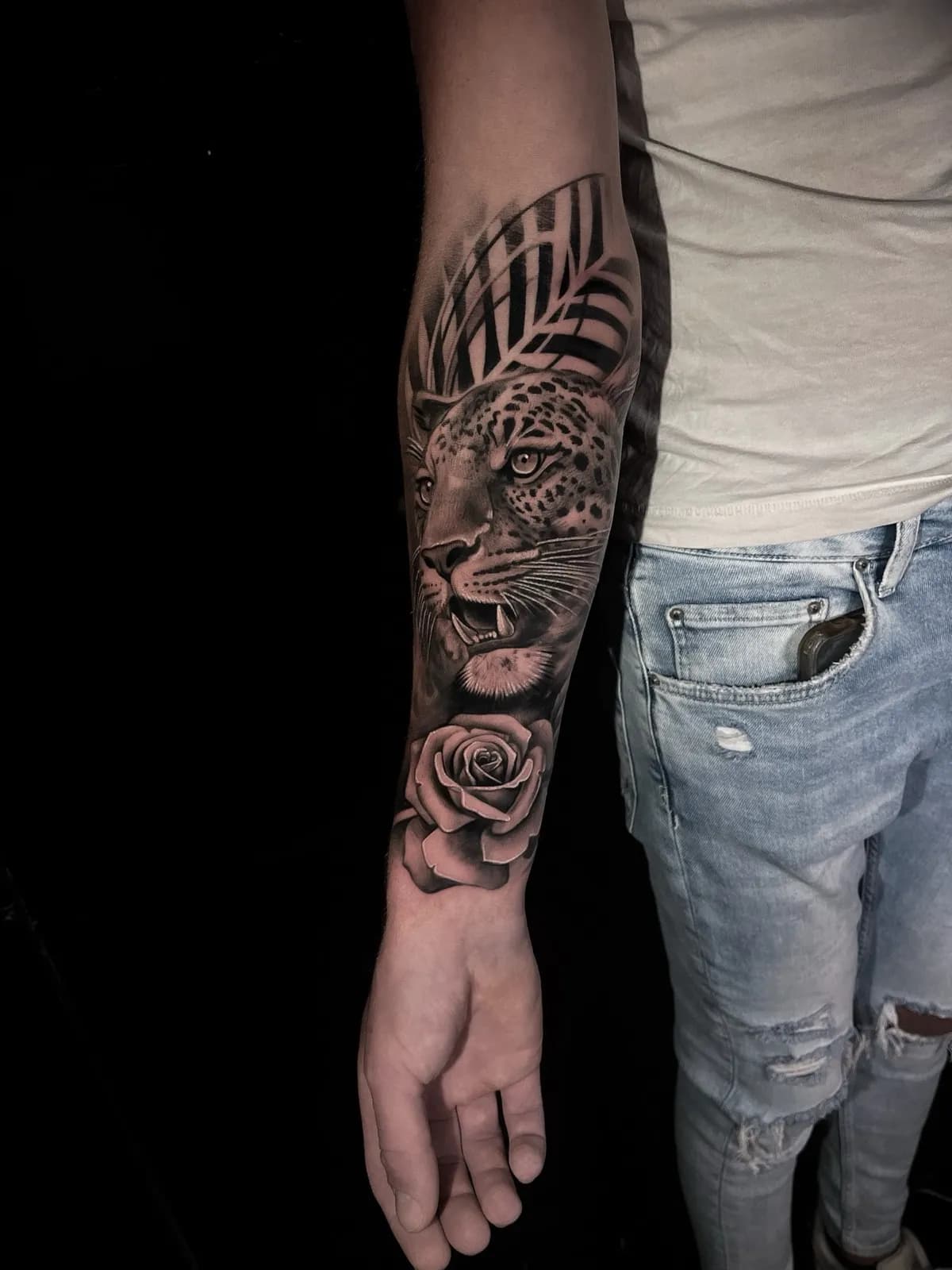 Black & Grey tattoo bij Tattoo Heaven
