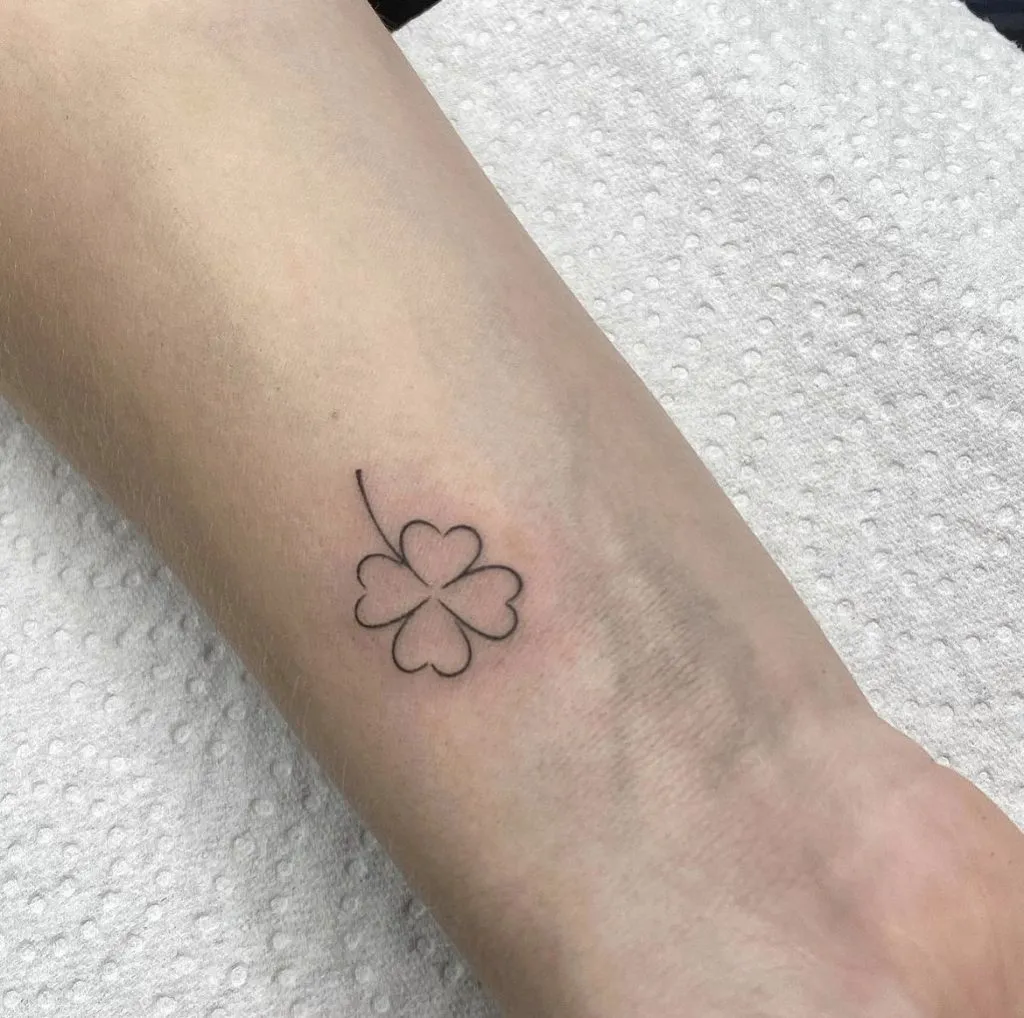 Fineline tattoo bij Tattoo Heaven
